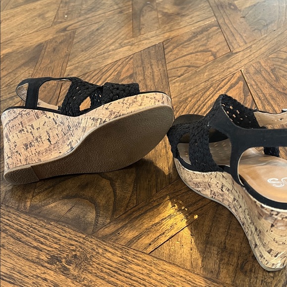 SO Women's Taffy Wedge Peep Toe Sandals, Black, 4” Heel, Side Buckle, Size 8.5 - Picture 5 of 12